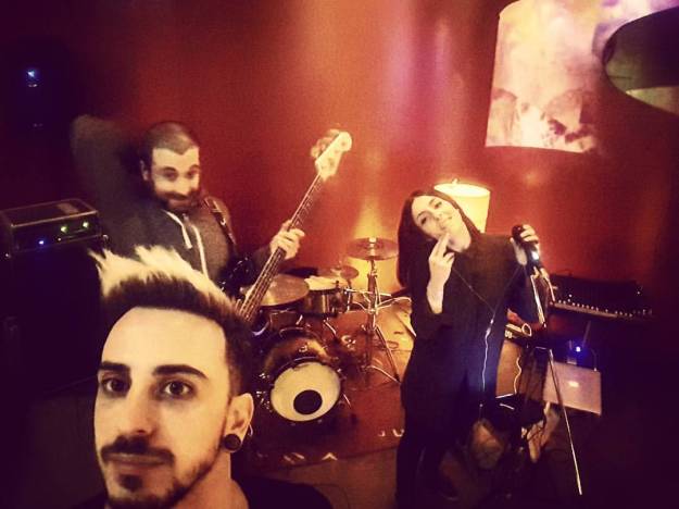 Deneb Kaitos on stage